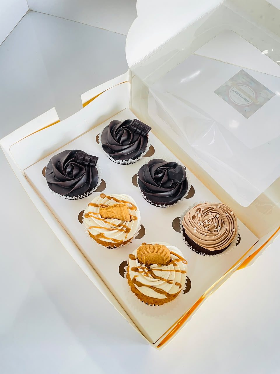 Box of six assorted cupcakes