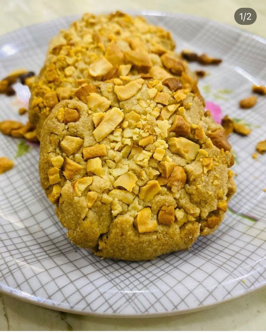 Cashew topped biscuits
